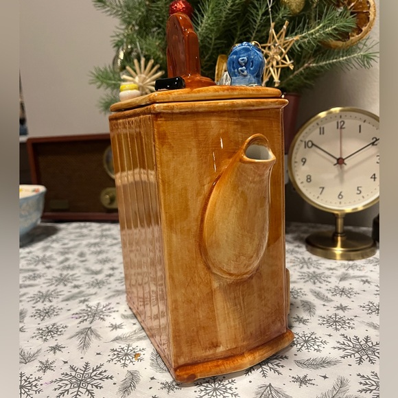 Vintage Swineside Ceramics Dresser Teapot — AS IS - Picture 7 of 11